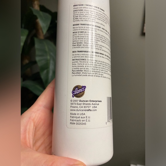 Aleene's Fabric Stiffener Flexible Glue Cosplay Prop Art / Crafts Dries Clear - Picture 3 of 6